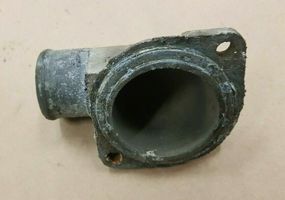 Volkswagen Jetta I Tuyau de liquide de refroidissement moteur 056121121A