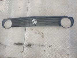 Volkswagen PASSAT Maskownica / Grill / Atrapa górna chłodnicy 321853653
