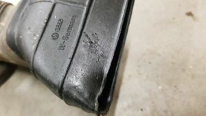Volkswagen PASSAT B3 Деталь (детали) канала забора воздуха 357129628