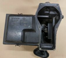 Volkswagen PASSAT B3 Scatola del filtro dell’aria 357129628A