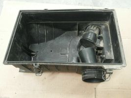 Volkswagen PASSAT B3 Ilmansuodattimen kotelon kansi 357129628A