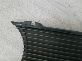 Volkswagen Golf I Grille calandre supérieure de pare-chocs avant 171853653D