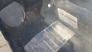Volkswagen Golf I Tapis de sol / moquette de cabine avant 171863101