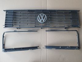 Volkswagen Jetta I Griglia superiore del radiatore paraurti anteriore 161853653