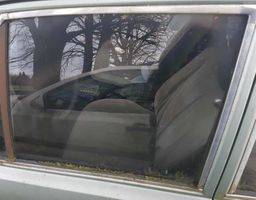 Volkswagen PASSAT Front door window glass four-door 831845201