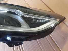 Audi A4 S4 B9 Lampa przednia 8W0941012B