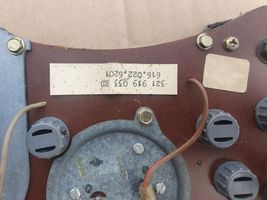 Volkswagen PASSAT Geschwindigkeitsmesser Cockpit 321919330ED