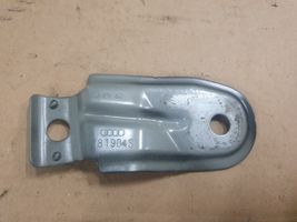 Audi A5 Supporto di montaggio del parafango 8W6821467