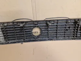 Volkswagen Golf II Grille calandre supérieure de pare-chocs avant 191853653