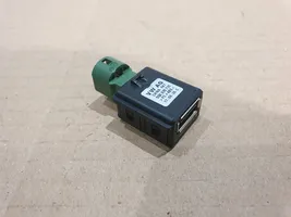 Volkswagen Golf VII USB socket connector 5Q0035726