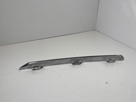 BMW 5 G30 G31 Modanatura separatore del paraurti anteriore 18517811