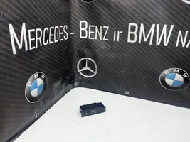 Mercedes-Benz C W205 Muut kytkimet/nupit/vaihtimet A2058200226