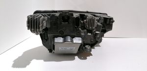 Skoda Octavia Mk4 Lampa przednia 5E4941015