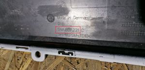 Volkswagen Tiguan Zderzak przedni 5NA807221