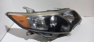 Toyota Camry Lampa przednia 