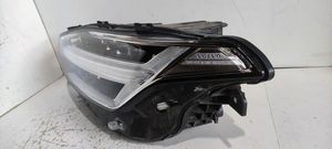 Volvo XC90 Lampa przednia 32228688