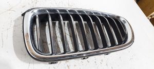 BMW 5 F10 F11 Maskownica / Grill / Atrapa górna chłodnicy 7336477