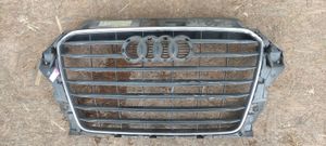 Audi A3 S3 8V Grotelės viršutinės 8V5853651B