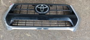 Toyota Hilux (AN120, AN130) Grille calandre supérieure de pare-chocs avant 531000KK00