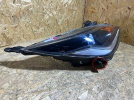 Toyota Aygo AB40 Lampa przednia 811300H131