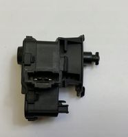 Volkswagen Touareg II Stellmotor Tankdeckel Tankklappe 7P0810773A