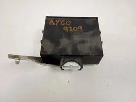 Toyota Aygo AB10 Oven keskuslukituksen ohjausyksikön moduuli 897400H010