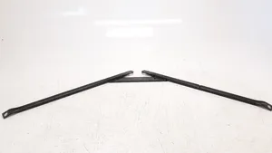 BMW M3 Staffa del pannello di supporto del radiatore parte superiore 7311557