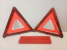 Nissan Pathfinder R51 Emergency warning sign TRIANGULOEMER