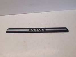 Volvo XC70 Kynnyksen/sivuhelman lista 8659960