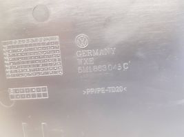 Volkswagen Tiguan Jalkatilan sivukoristelista 5M1863045C