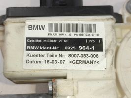 BMW X3 E83 Meccanismo di sollevamento del finestrino anteriore senza motorino 