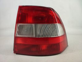 Opel Vectra B Lampy tylnej klapy bagażnika 