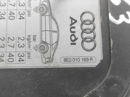 Audi A4 S4 B6 8E 8H Degvielas tvertnes vāciņš 