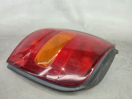 Nissan Micra Lampy tylnej klapy bagażnika 