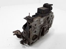 Audi A4 S4 B5 8D Serratura portiera anteriore 4A0837087