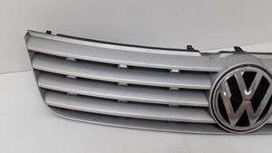 Volkswagen PASSAT B5 Grille inférieure de pare-chocs avant 3B0853653C