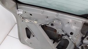 Toyota Avensis T250 Задняя крышка (багажника) 