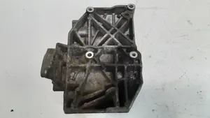 Volkswagen PASSAT B5.5 Staffa di montaggio del compressore dell’A/C 038260885C