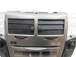 Toyota Yaris Panel / Radioodtwarzacz CD/DVD/GPS 861200D520
