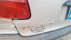 Peugeot 206+ Couvercle de coffre 