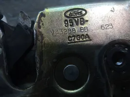 Ford Transit Takaluukun lukon salvan moottori 95VBV43288