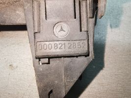 Mercedes-Benz W123 Wewnętrzna lampka bagażnika 1158202511