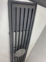 Volkswagen I LT Grille calandre supérieure de pare-chocs avant 281853653F