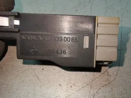 Volvo 850 Interrupteur d'éclairage de la cabine dans le panneau 1390065