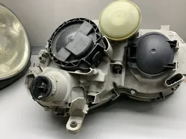 Mercedes-Benz C W203 Lampa przednia 1305235742