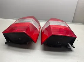 Mitsubishi Space Wagon Set di luci posteriori 