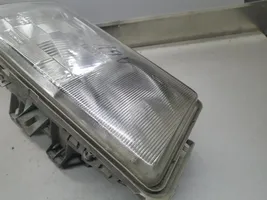 Mercedes-Benz 190 W201 Lampa przednia 203219H