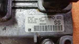 Opel Corsa C Centralina/modulo motore ECU 55352622