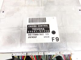 Toyota Corolla Verso E121 Calculateur moteur ECU MB1758007612
