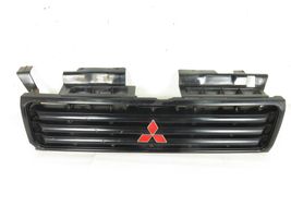 Mitsubishi Pajero Grille de calandre avant 